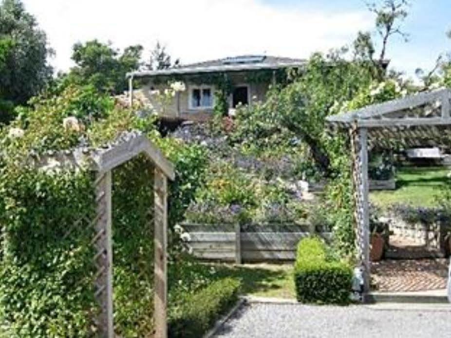 Olde Mill House B&B & Bike2Wine Cycle Hire Renwick Exterior photo
